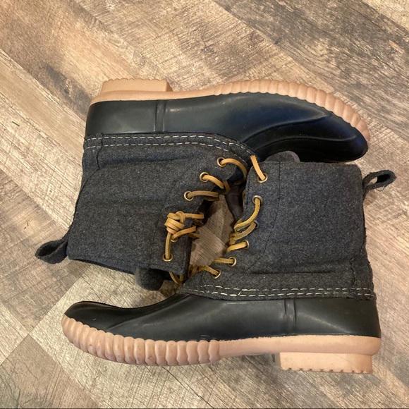 Steve Madden Shoes - Steve Madden rain/duck boots w/gray flannel inside